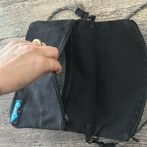 Kavu canvas fold over purse - Picture 4 of 5